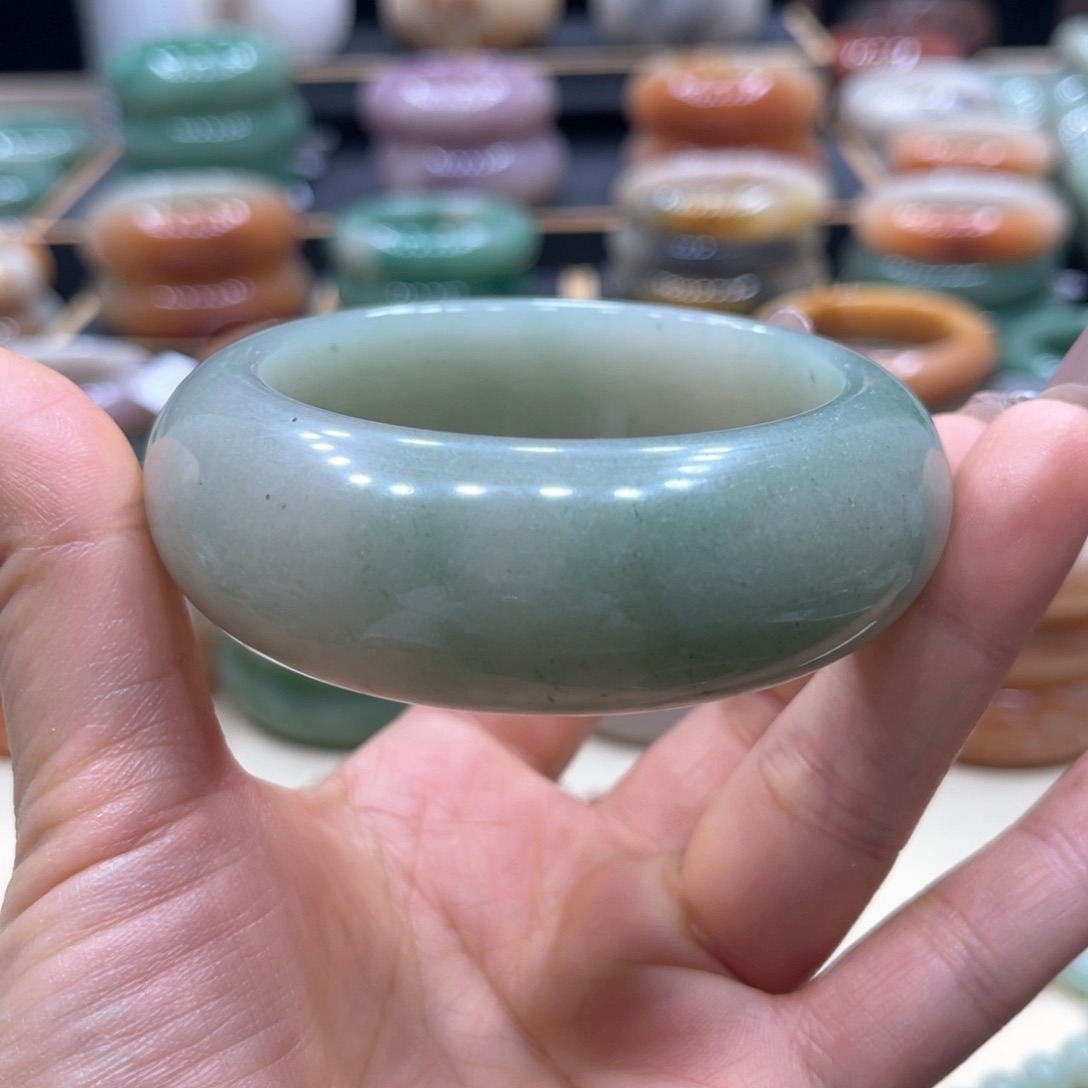 石英质玉手镯未镶嵌婉*