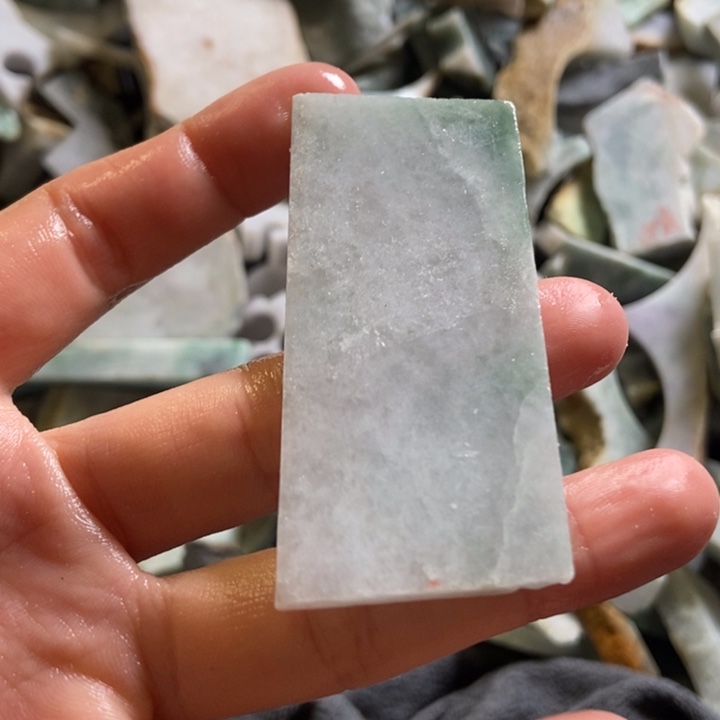 翡翠颈饰未镶嵌天然翡翠