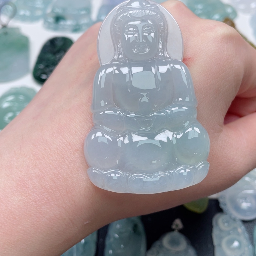 翡翠未镶嵌颈饰观音