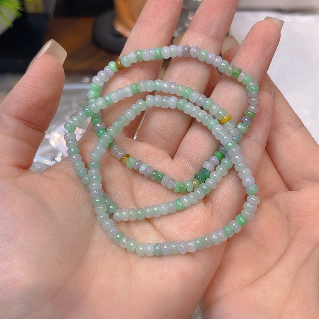 翡翠未镶嵌手链。。乙