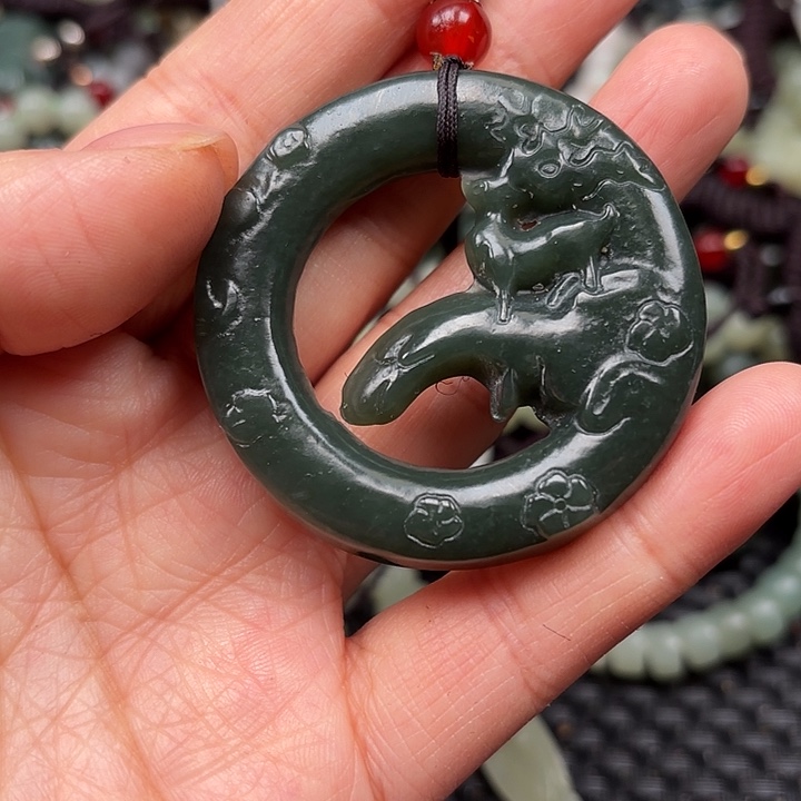 和田玉颈饰未镶嵌