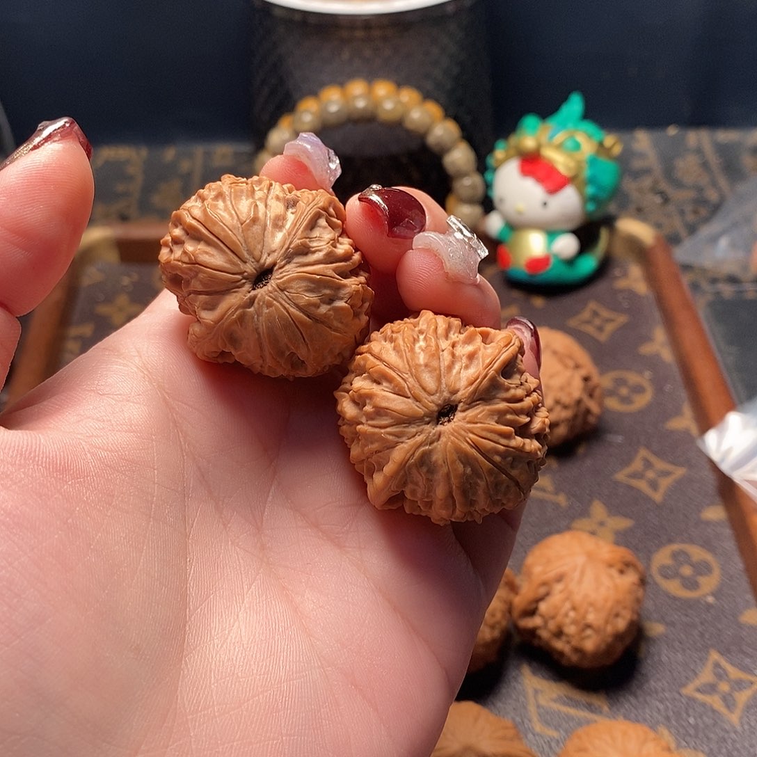 桃核把件有**儿全品金锤34