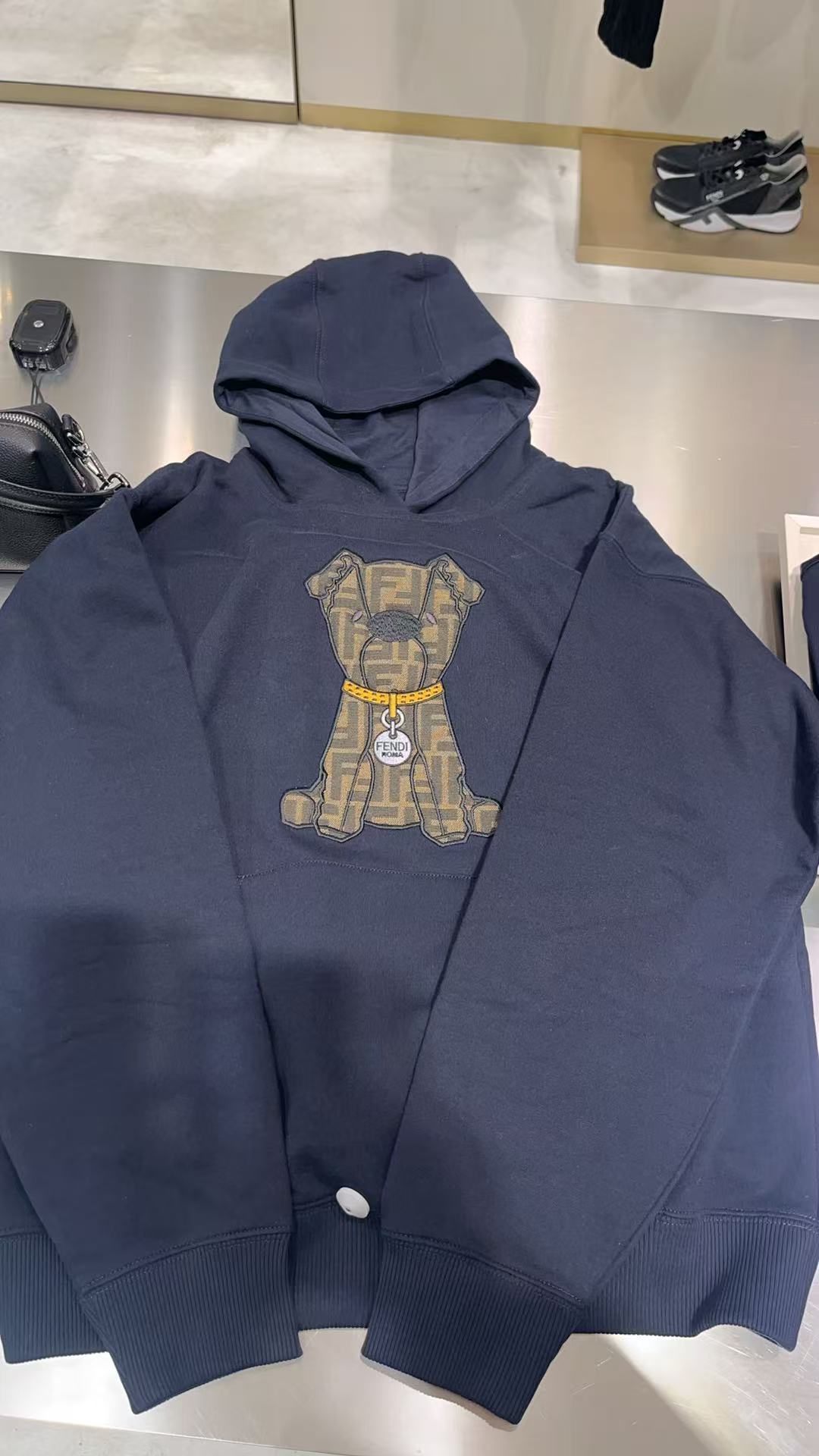 未使用 FENDI/芬迪 Fendi 连帽套头小狗刺绣运动衫卫衣 男款黑色