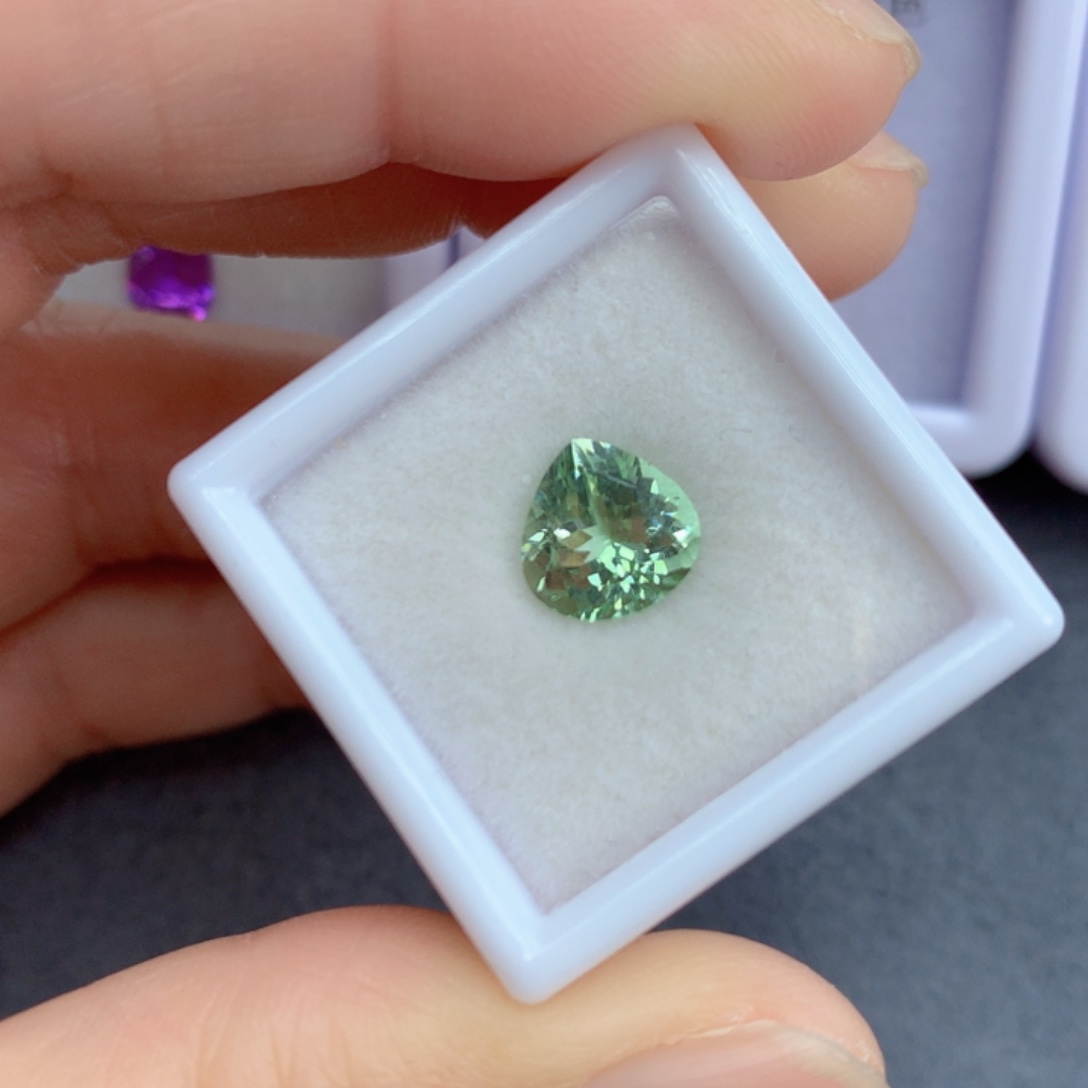 绿色碧玺1.97克拉裸石未镶嵌