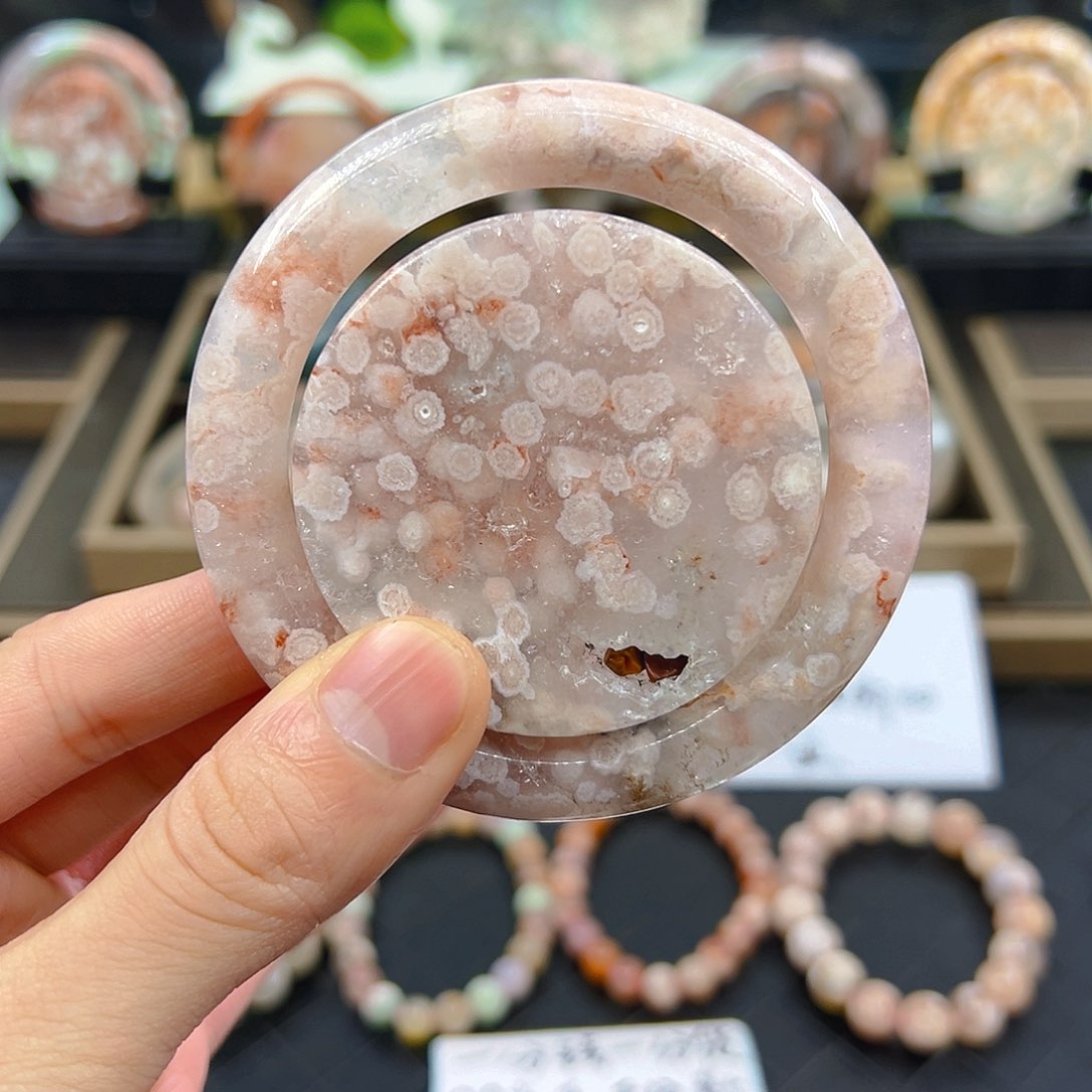 石英质玉手镯未镶嵌