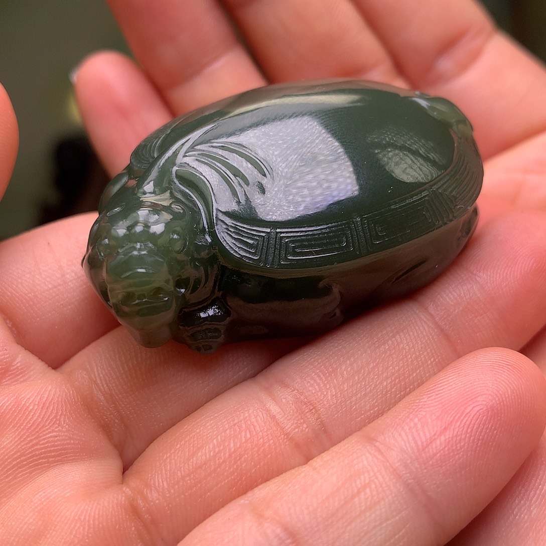 和田玉未镶嵌把件