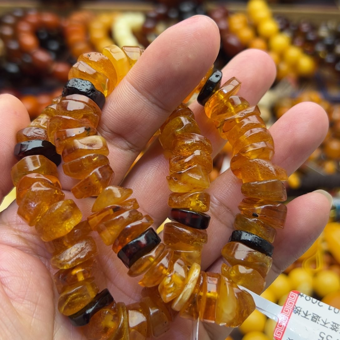 琥珀珠宝奇石未镶嵌多样性发其一