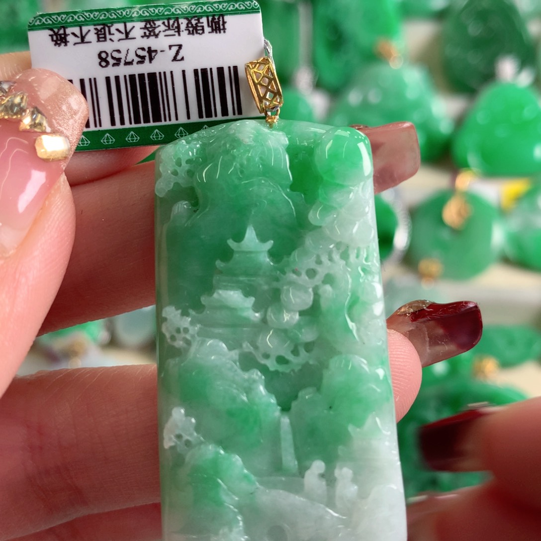 翡翠吊坠(不含链)18K金镶嵌