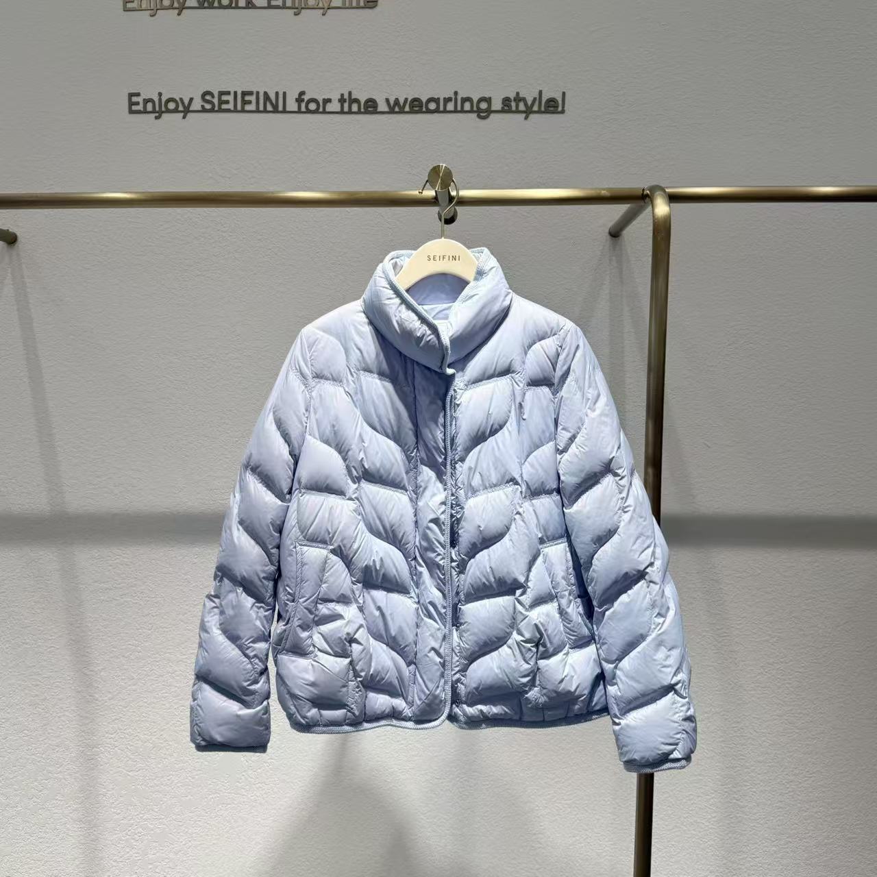 SEIFINI/诗凡黎2025新品常规款潮流羽绒服3GA180102