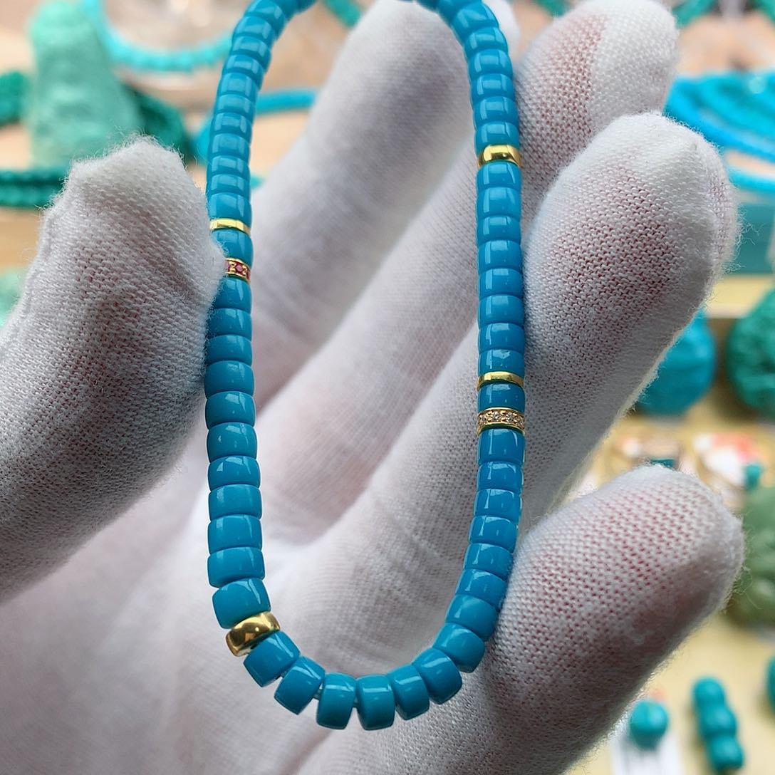 绿松石颈饰未镶嵌陈**儿