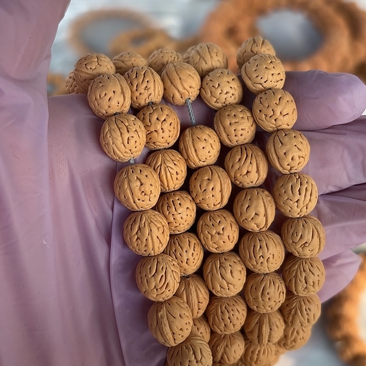 文玩核桃手串野生小桃核脖挂，