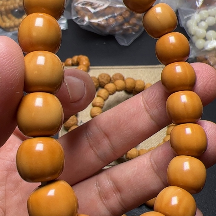 猴头核桃手串卡罗拉