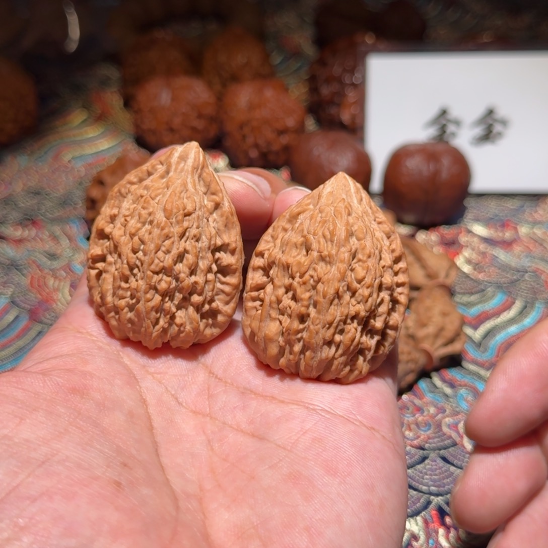 把件核桃525塔尖，尺寸35 34 44.5