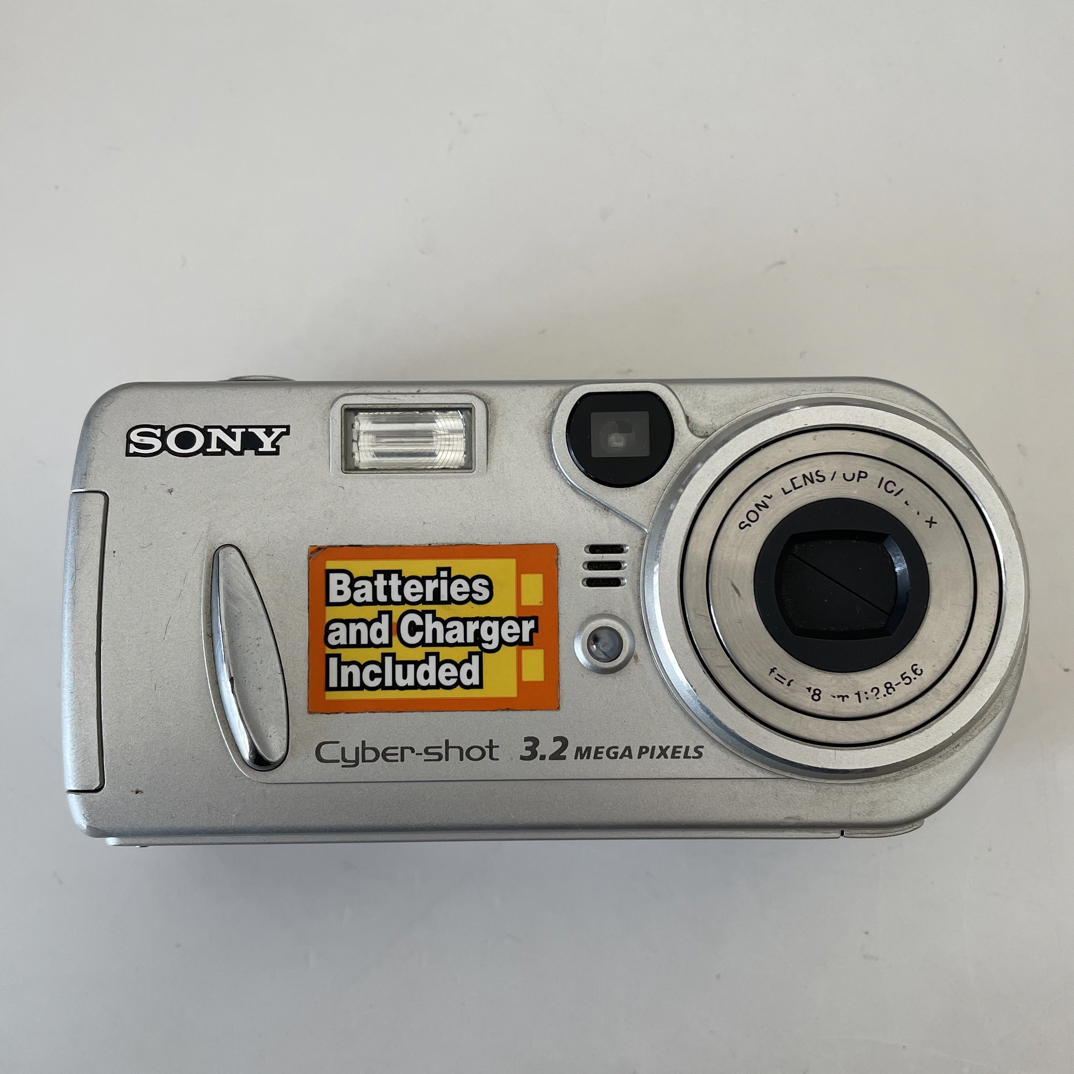 9新 Sony/索尼 P72 320W像素3倍光变 自备电池内存卡读卡器