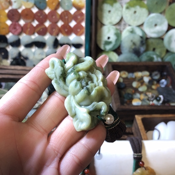 岫玉岫玉手牌未镶嵌