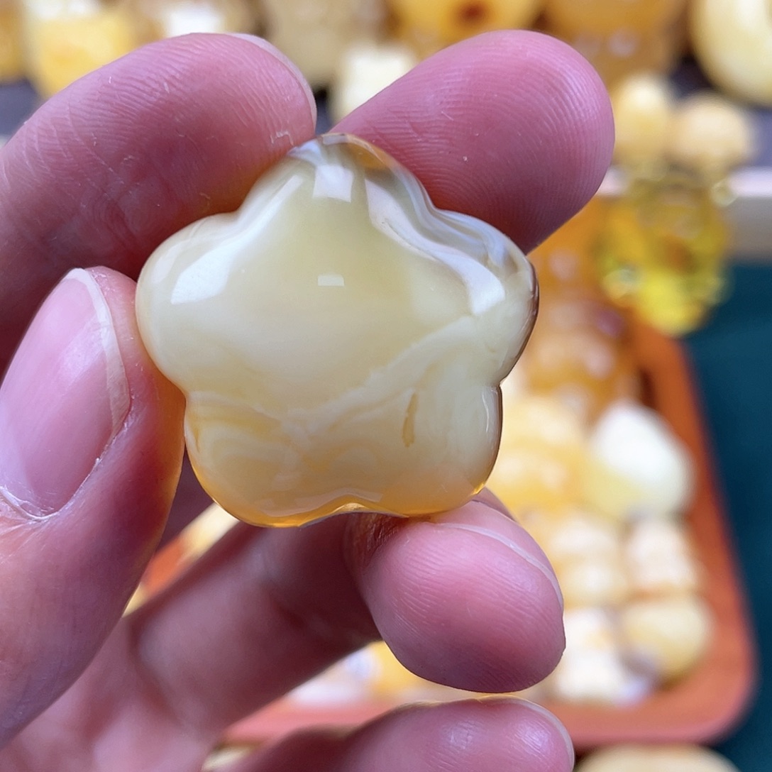 琥珀裸石未镶嵌蜜蜡