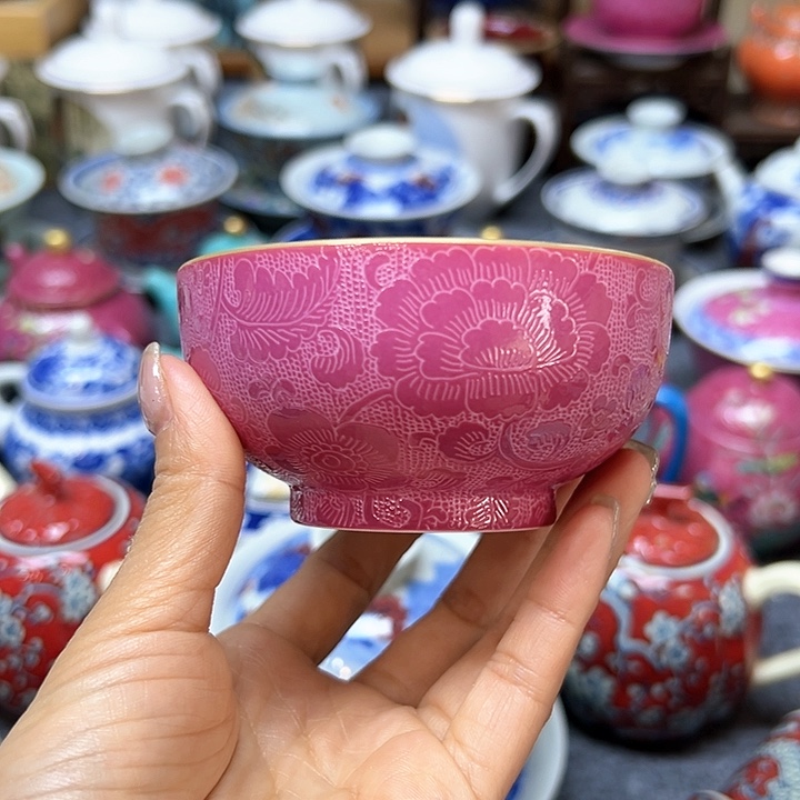 景德镇的瓷器也有很多