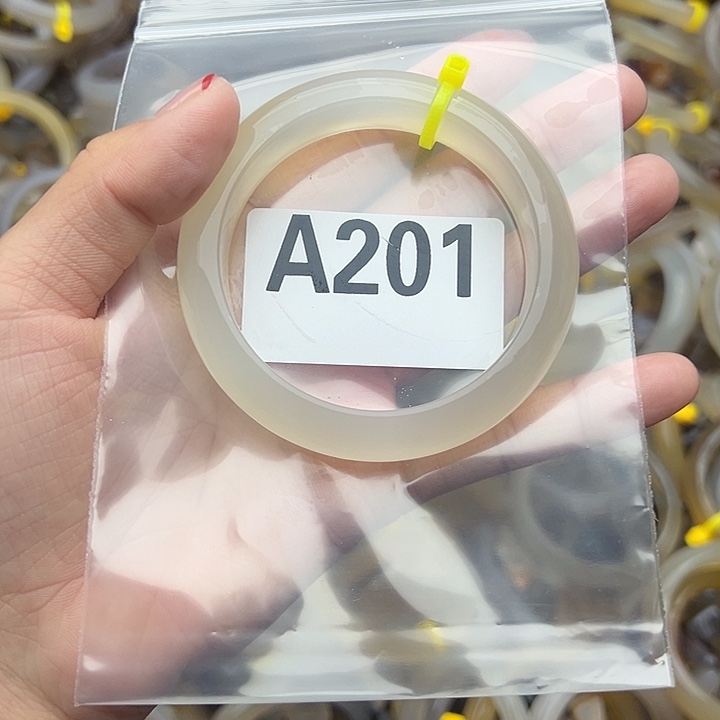 就***啦玛瑙/玉髓未镶嵌手镯201