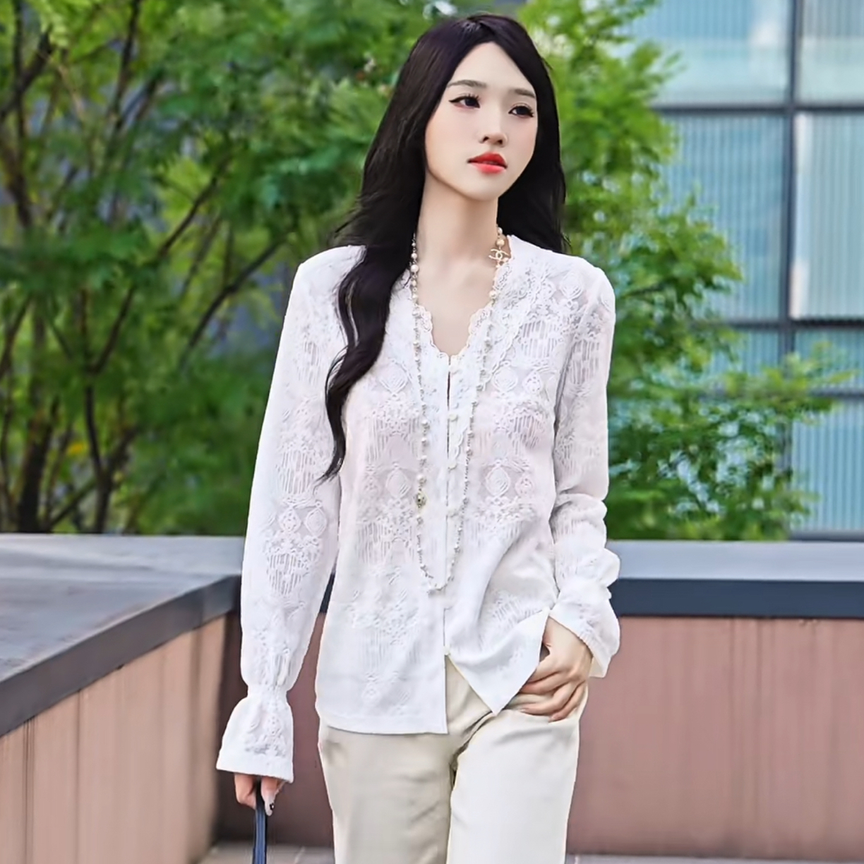 MASIENDI/玛丝恩迪喇叭袖蕾丝花边领上衣330249