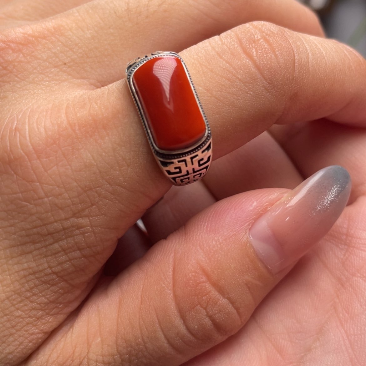【闪购商品】银S925镶嵌马鞍戒指南红玛瑙