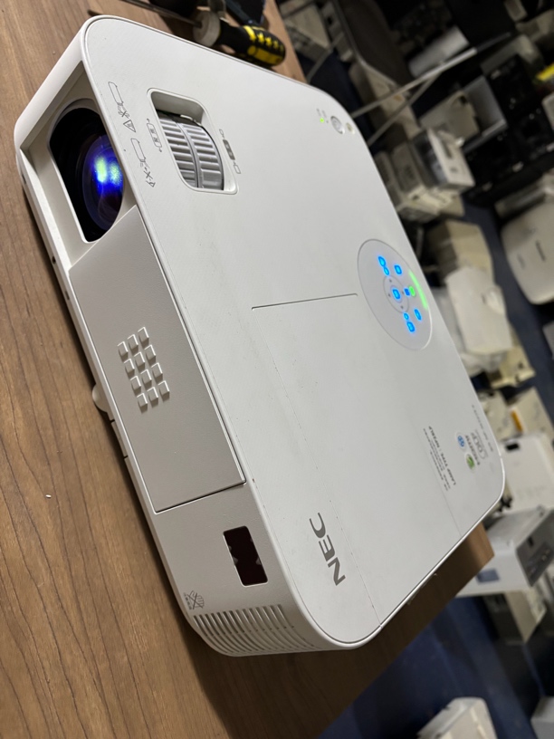 9新 NEC 二手 Nec 投影仪 运费自理