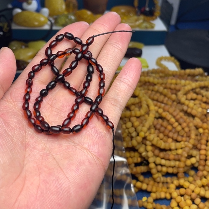 未镶嵌琥珀珠宝奇石