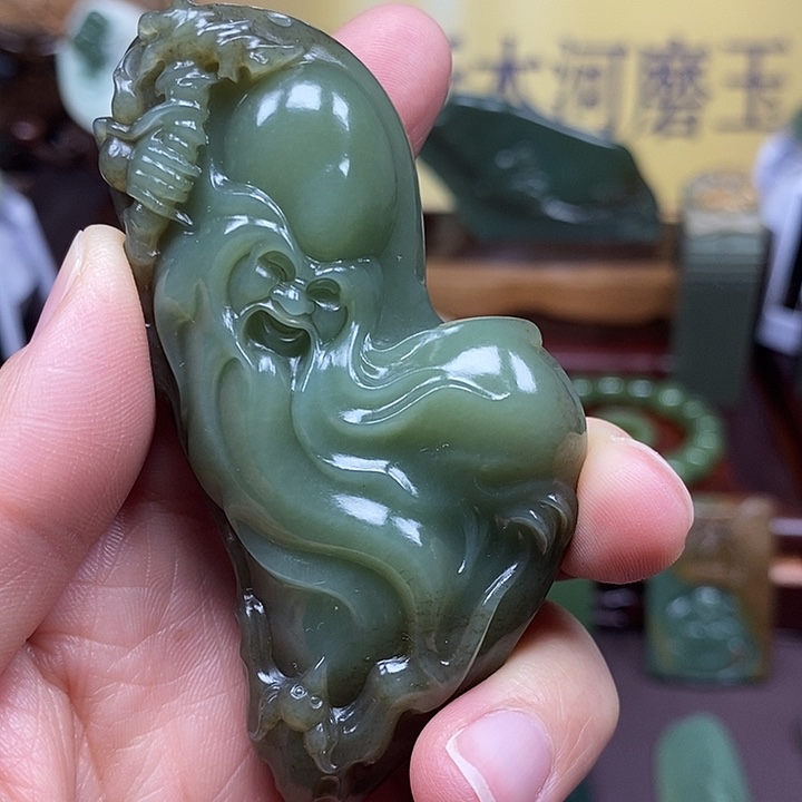 岫岩老玉（透闪石质玉）析木未镶嵌美***塔