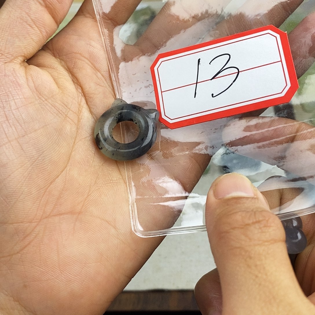 蛇纹石玉颈饰未镶嵌O****a