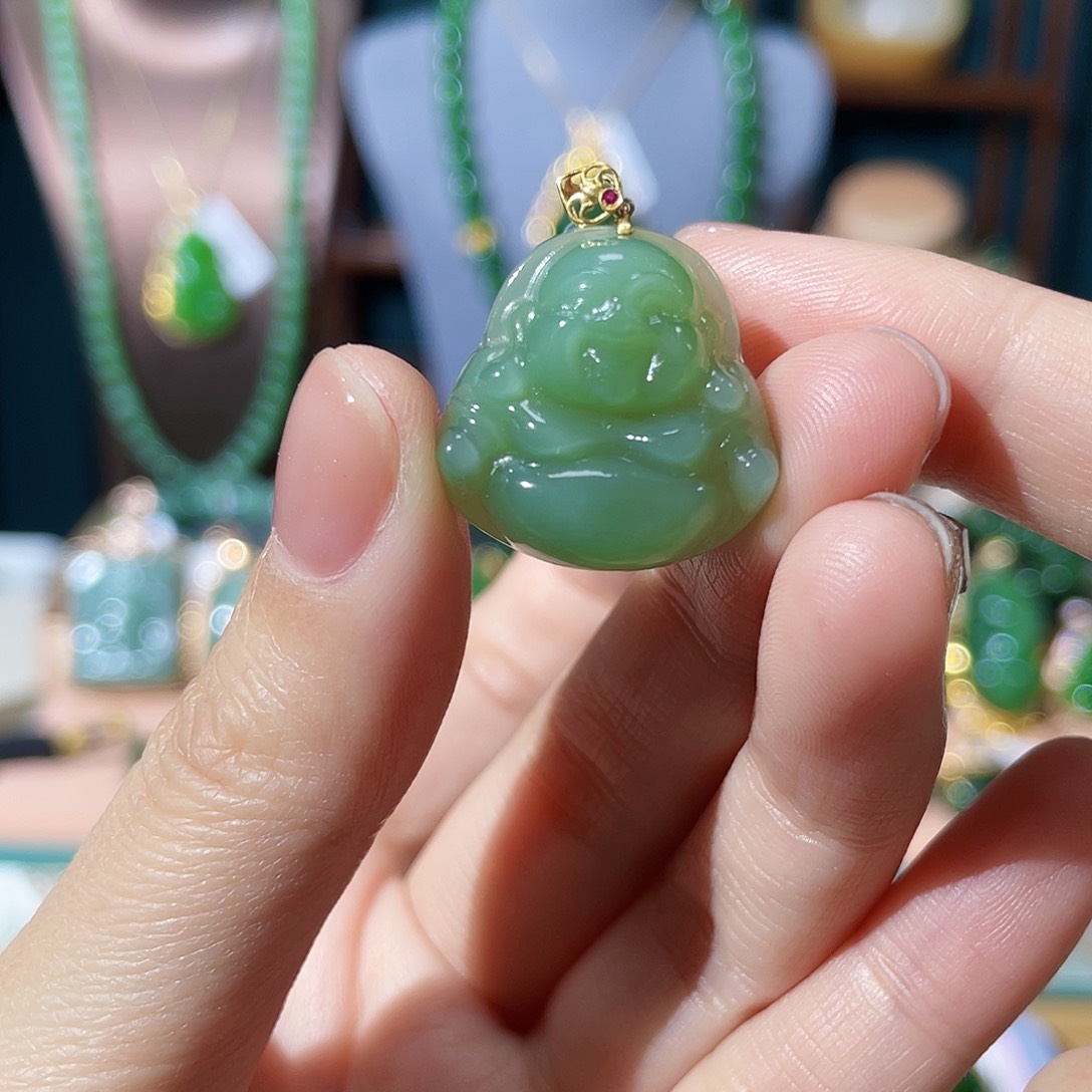 和田玉（碧玉）吊坠18K金镶嵌