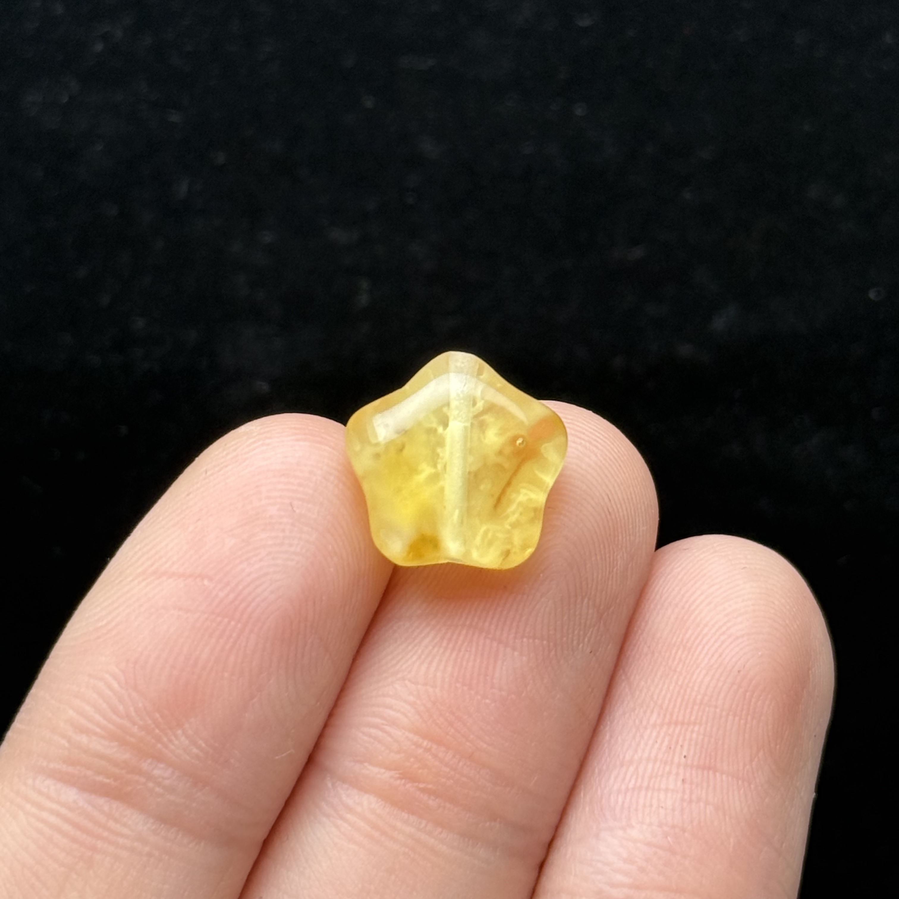 D4908天然原矿蜜蜡 特价星星 12.2*4.2mm支持复检假一罚十