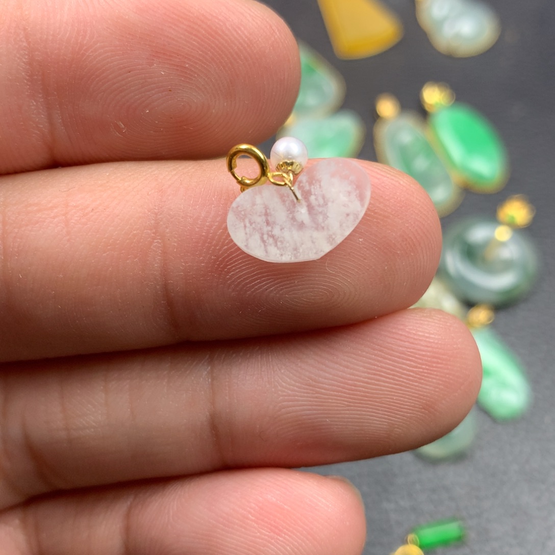 【闪购商品】颈饰18K金镶嵌翡翠翡翠