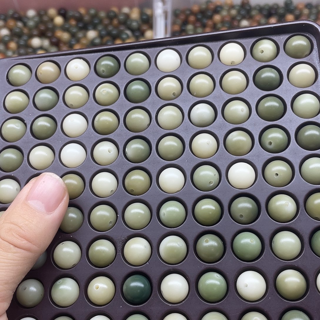 白玉菩提吊坠11精品薄荷绿圆100颗