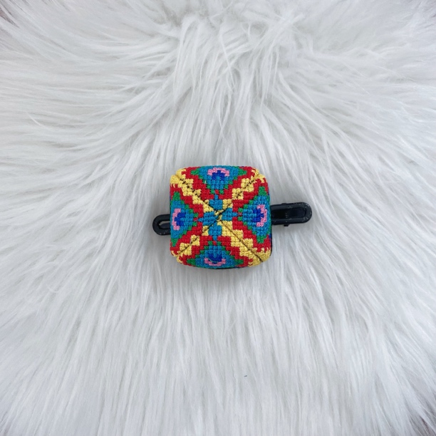 民族风手工绣花小花帽卡子，质量好，百搭