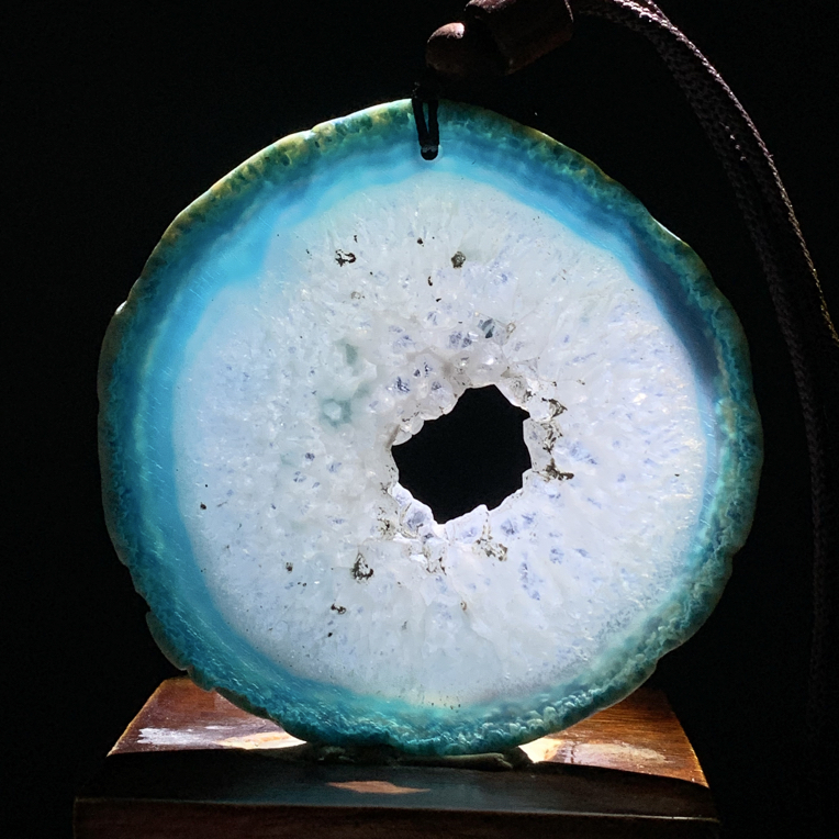 巴西玛瑙原石切片吊坠天然洞蓝色毛衣链498尺寸66:6mm