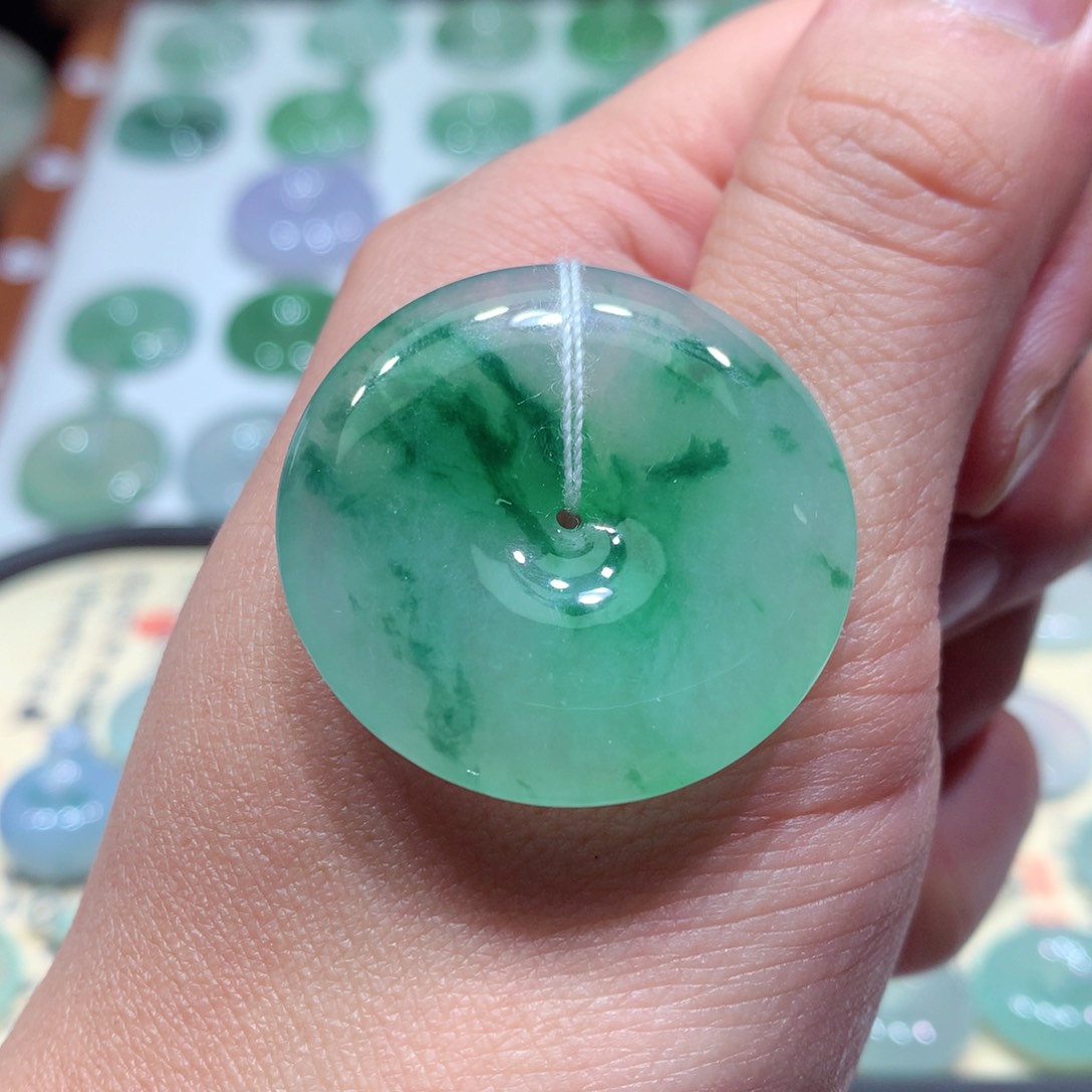 翡翠未镶嵌颈饰25尺寸34.8*6.2