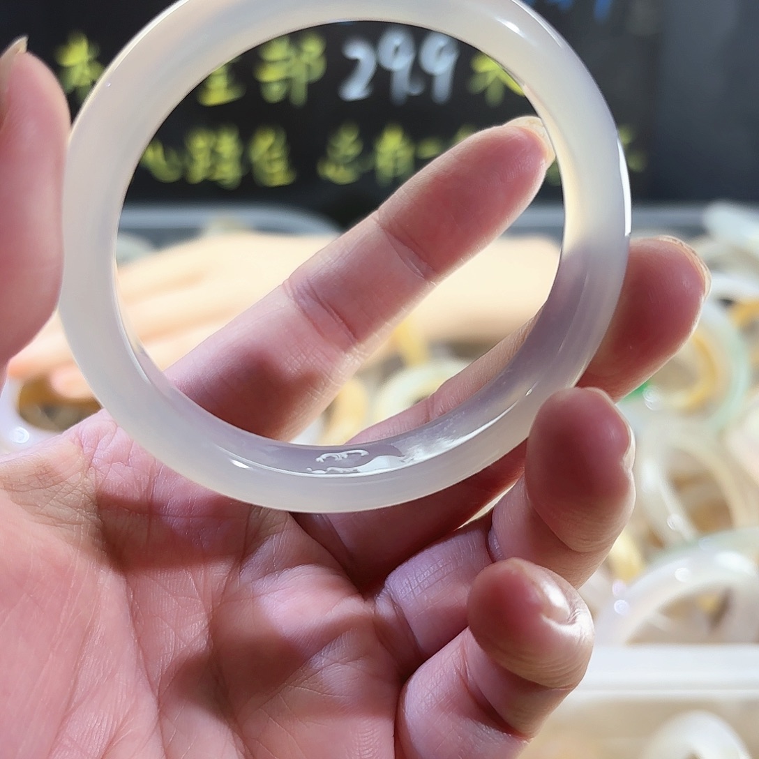 困***睡玛瑙/玉髓手镯合金