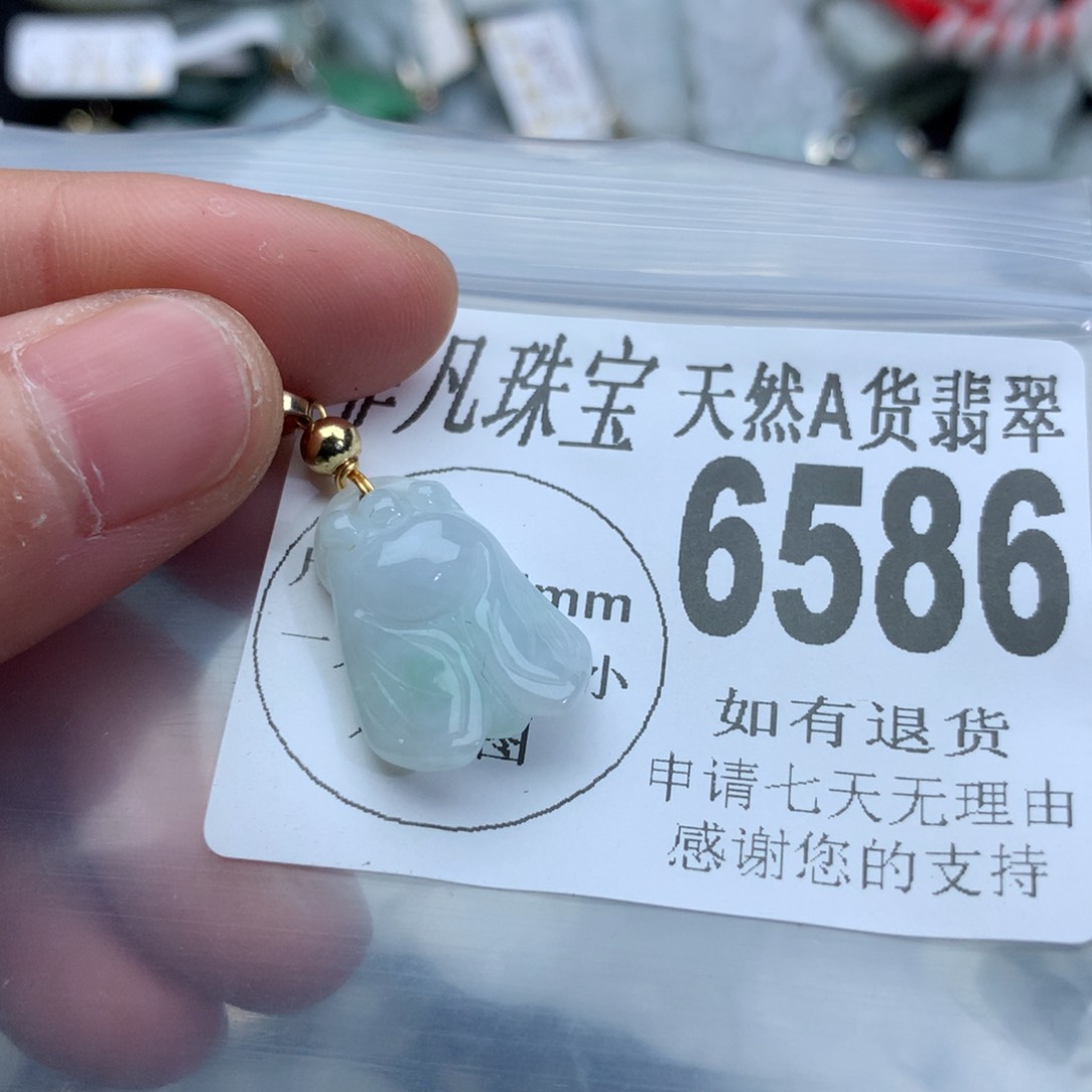 翡翠颈饰未镶嵌6586。