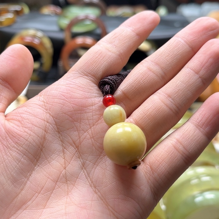 蛇纹石玉手镯未镶嵌还***拳