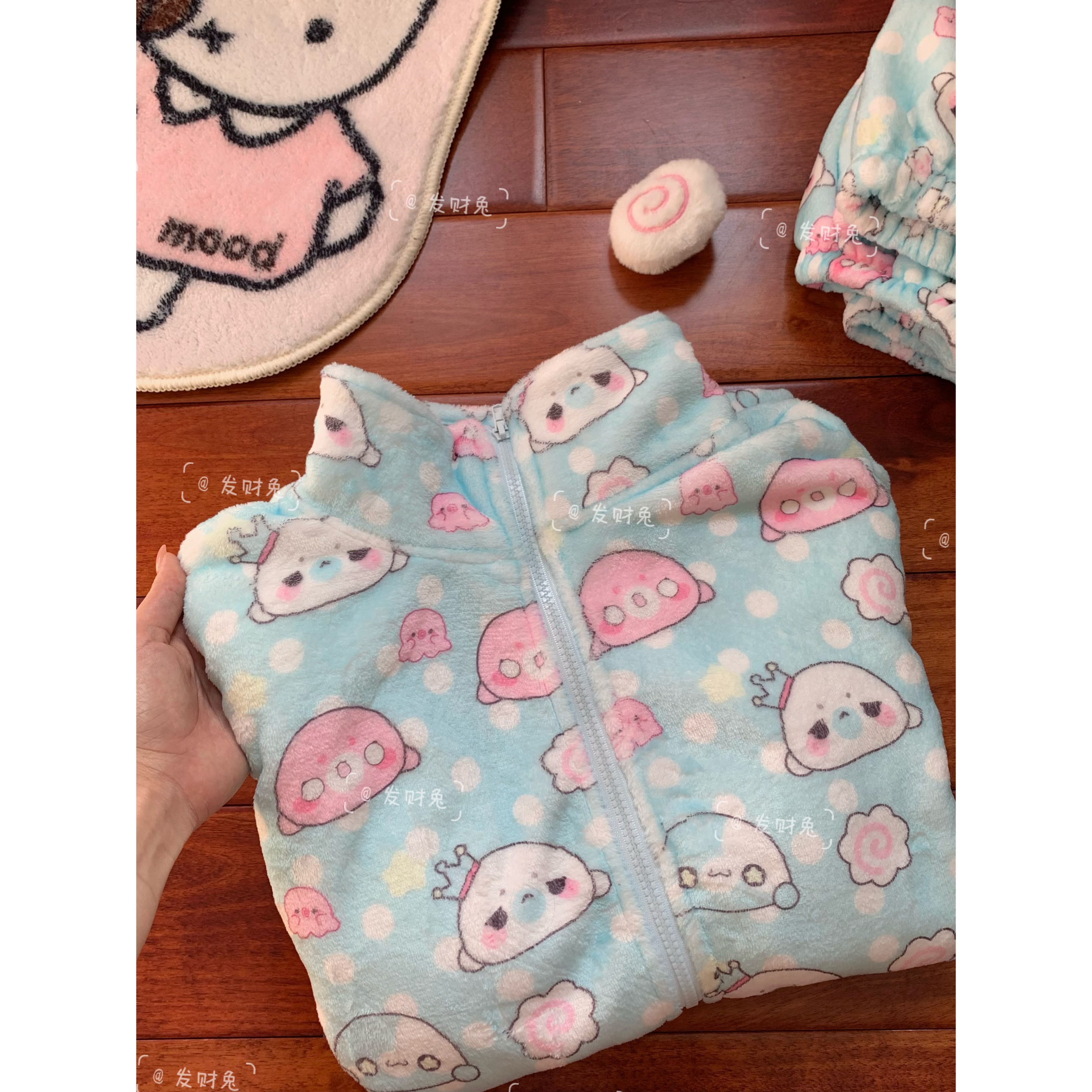 「懒懒皇冠小海豹」秋冬法兰绒立领宅萌印花情侣保暖加绒可外穿睡衣