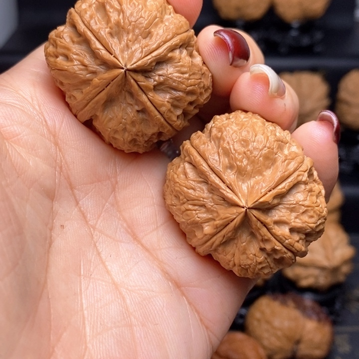 文玩核桃吊坠大四棱