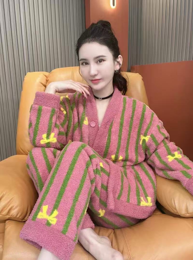 秋冬季新款时尚保暖女士加绒加厚家居服套装提花条纹小香风睡衣