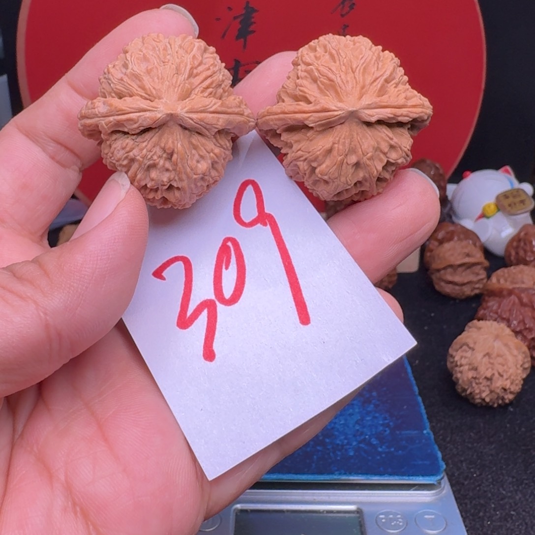 文玩核桃把件38三角白