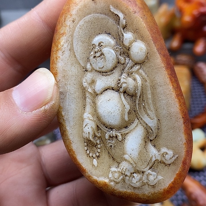 未镶嵌蛇纹石玉颈饰