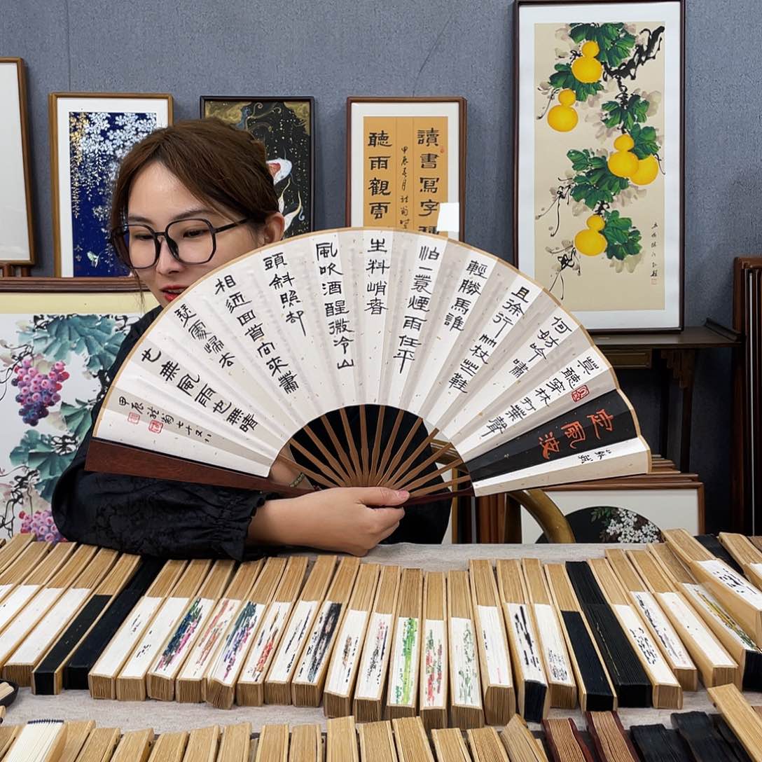 国画10寸红木-纯手绘-文玩扇骨（默认粘好）定风波