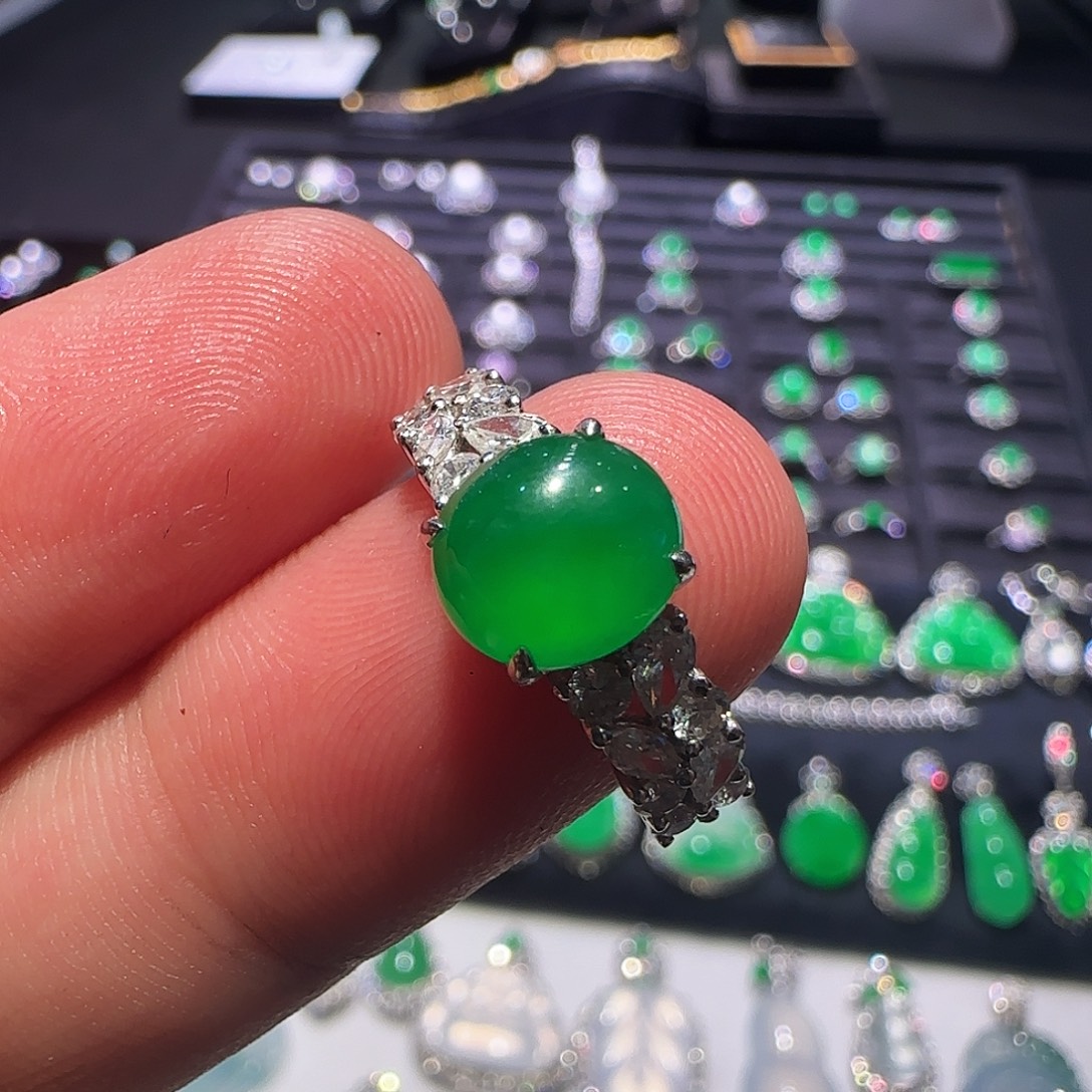 翡翠18K金镶嵌戒指戒指