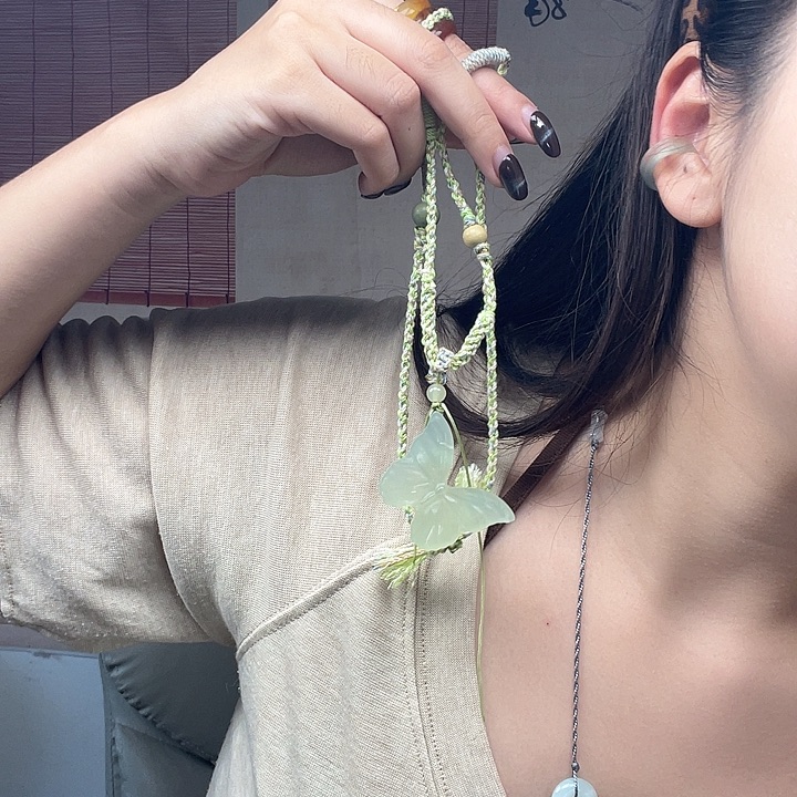 蛇纹石玉未镶嵌颈饰福利冰透蝴蝶