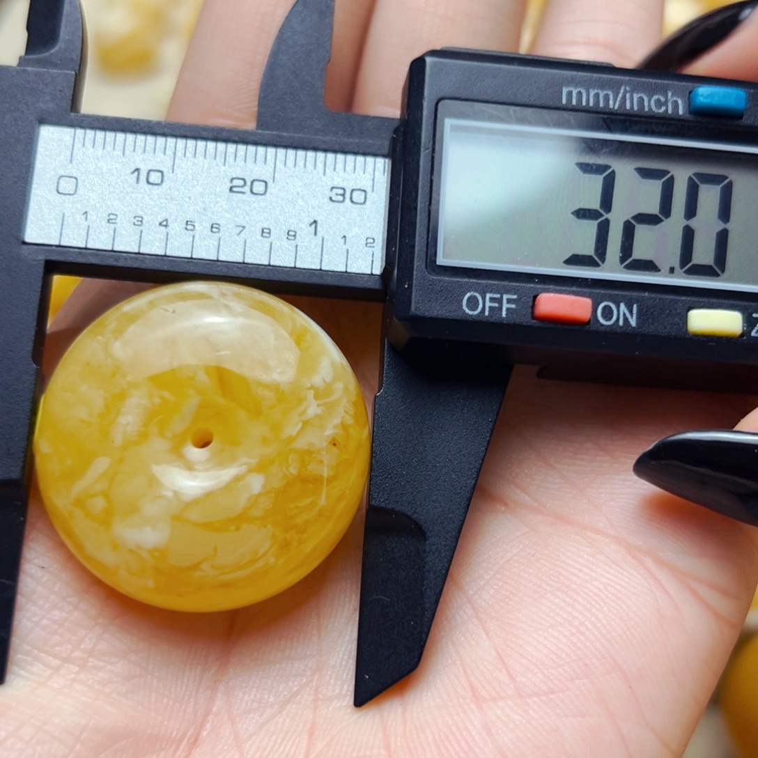 未镶嵌蜜蜡裸石32mm微瑕平安扣  10g