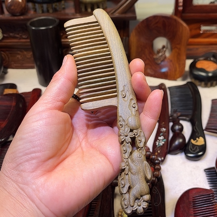 大红酸枝绿檀木插齿梳子