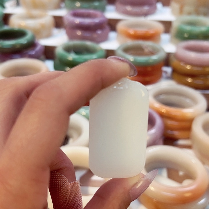 石英质玉未镶嵌手镯