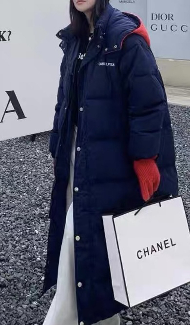 欧货女装原创不撞衫连帽拼接字母时尚体闲长款白帽羽绒服